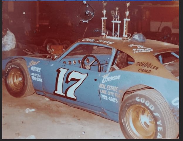 #17 late model race car in victory lane, Lake City FL